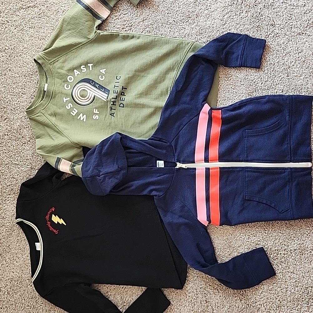 Sweatshirts & Hoodie